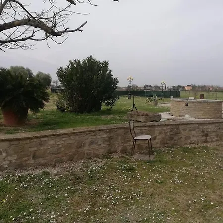 Room In Bb - Country Home Vacanze 게스트하우스 *